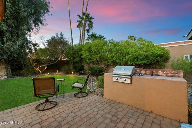 5334 E EVERETT Drive, Scottsdale, AZ 85254