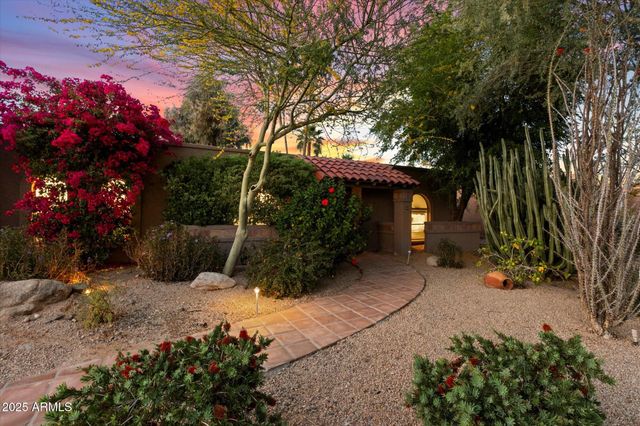 5334 E EVERETT Drive, Scottsdale, AZ 85254