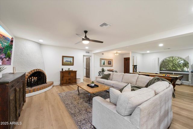 5334 E EVERETT Drive, Scottsdale, AZ 85254