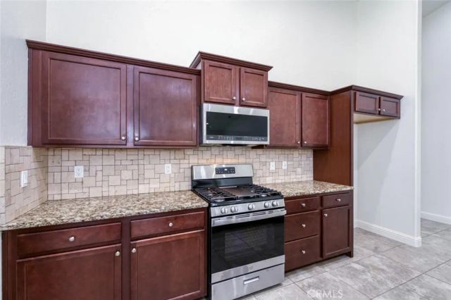 6808 W Lucas, Fresno, CA 93722