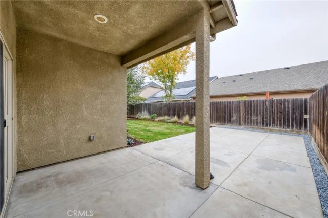 6808 W Lucas, Fresno, CA 93722