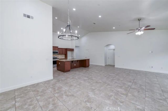 6808 W Lucas, Fresno, CA 93722