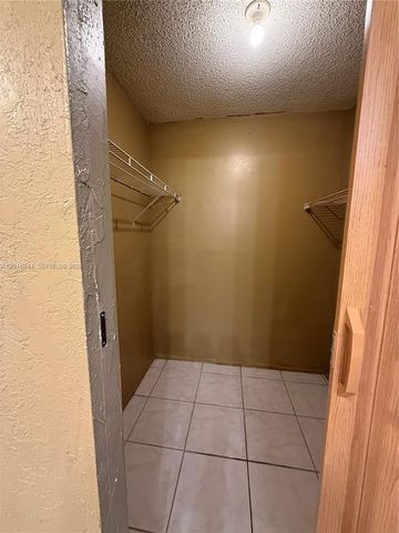 2017 NW 46th Ave A110, Lauderhill, FL 33313
