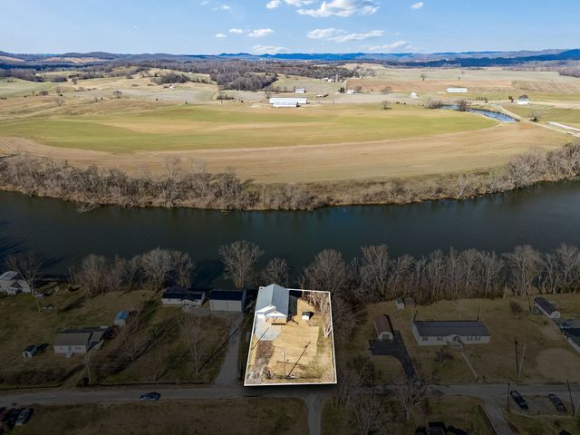 14 Dr James Fisher Cir, Lebanon, TN 37087