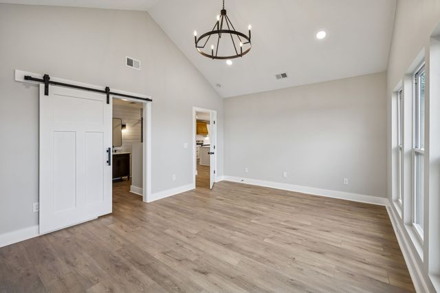 14 Dr James Fisher Cir, Lebanon, TN 37087