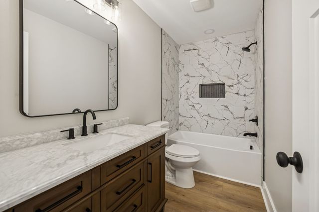 14 Dr James Fisher Cir, Lebanon, TN 37087