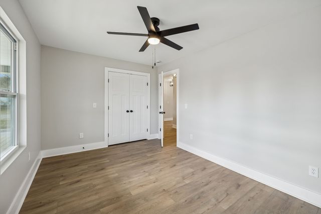 14 Dr James Fisher Cir, Lebanon, TN 37087