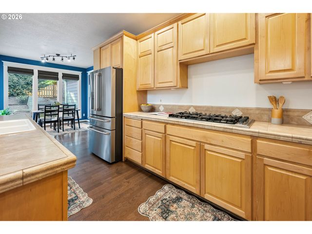 16288 BARLOW Dr, Oregon City, OR 97045