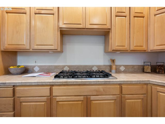 16288 BARLOW Dr, Oregon City, OR 97045