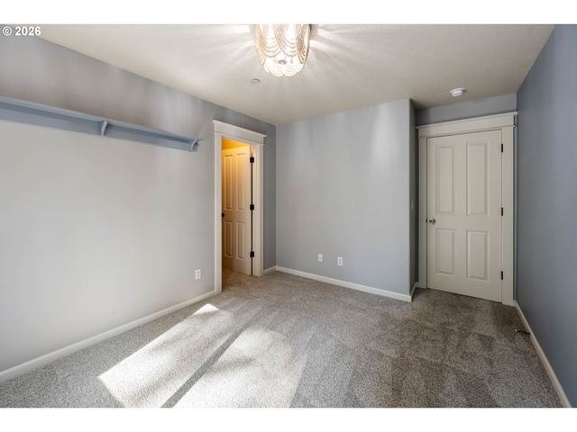 16288 BARLOW Dr, Oregon City, OR 97045