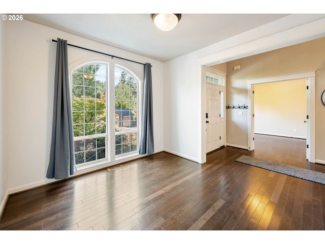 16288 BARLOW Dr, Oregon City, OR 97045
