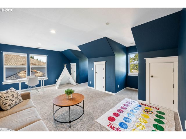 16288 BARLOW Dr, Oregon City, OR 97045