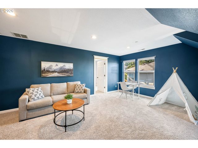 16288 BARLOW Dr, Oregon City, OR 97045