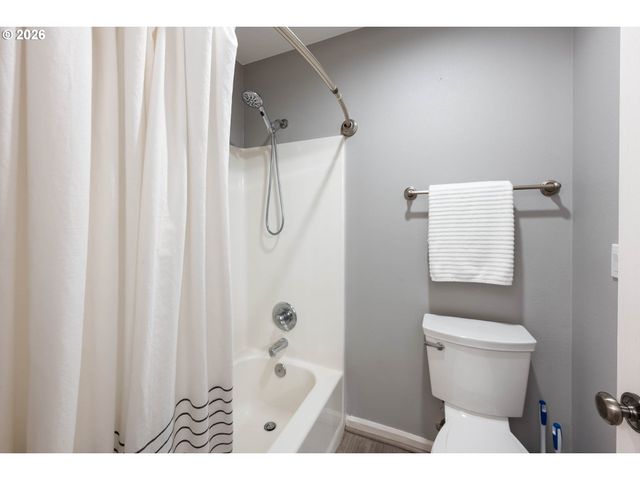 16288 BARLOW Dr, Oregon City, OR 97045