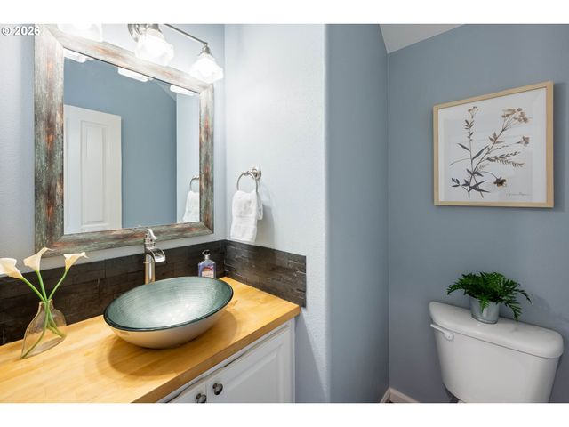 16288 BARLOW Dr, Oregon City, OR 97045