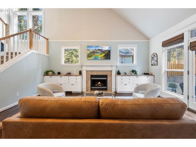 16288 BARLOW Dr, Oregon City, OR 97045