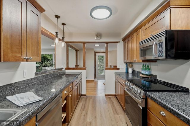 3101 W Armour Terrace, Saint Anthony, MN 55418