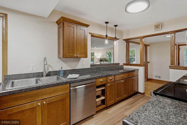3101 W Armour Terrace, Saint Anthony, MN 55418