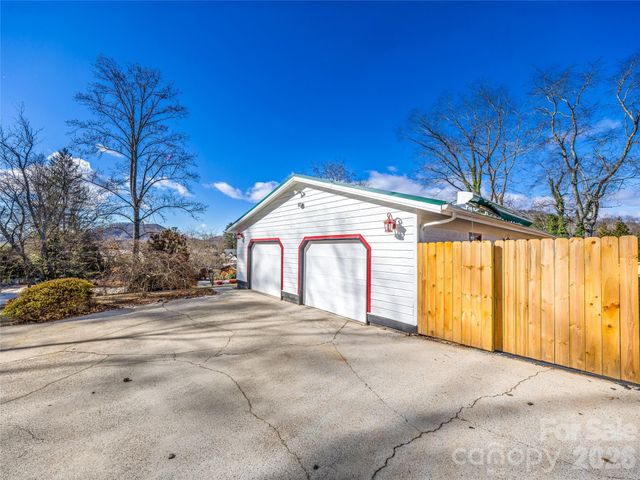 34 Southwicke Drive, Arden, NC 28704