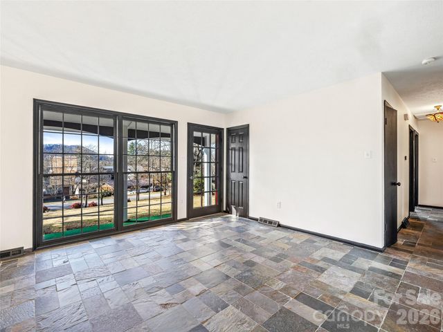 34 Southwicke Drive, Arden, NC 28704