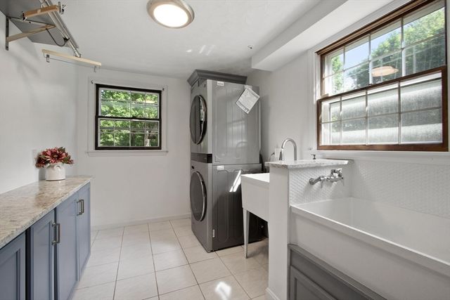1 Bryant Avenue, Shrewsbury, MA 01545
