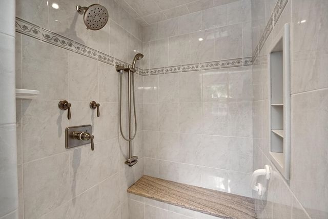 1 Bryant Avenue, Shrewsbury, MA 01545