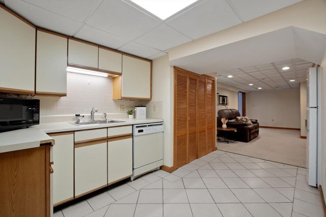 1 Bryant Avenue, Shrewsbury, MA 01545