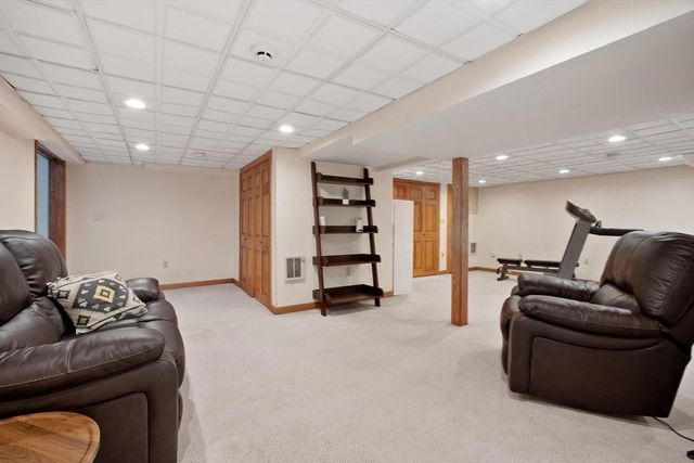 1 Bryant Avenue, Shrewsbury, MA 01545