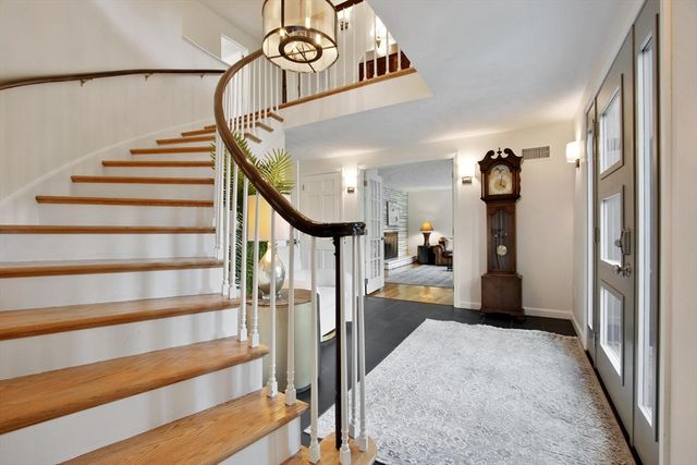 1 Bryant Avenue, Shrewsbury, MA 01545