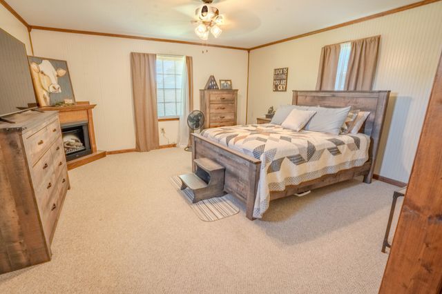 6 Hawthorne Dr, Lawrenceburg, TN 38464