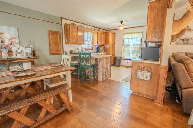 6 Hawthorne Dr, Lawrenceburg, TN 38464