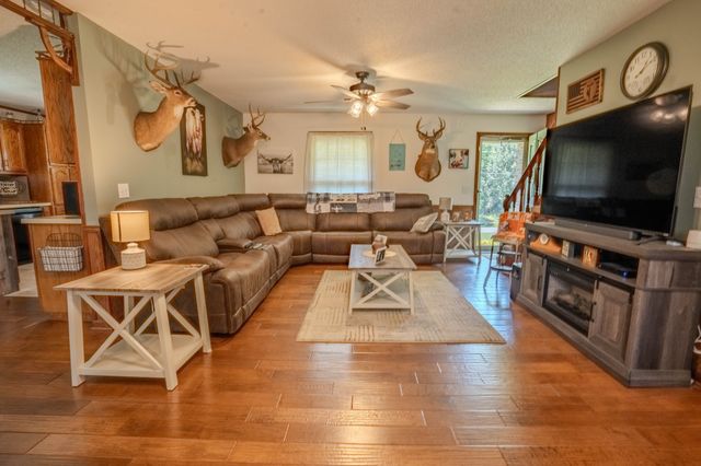 6 Hawthorne Dr, Lawrenceburg, TN 38464