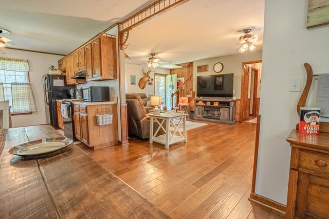 6 Hawthorne Dr, Lawrenceburg, TN 38464