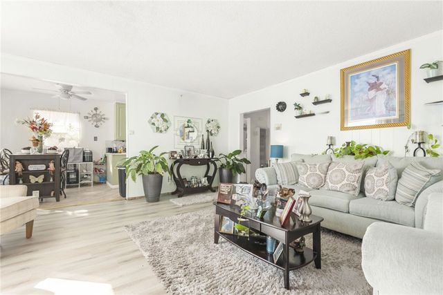 553 W 109th, Los Angeles, CA 90044