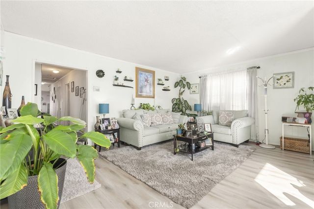 553 W 109th, Los Angeles, CA 90044