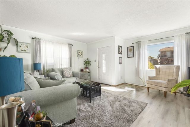 553 W 109th, Los Angeles, CA 90044