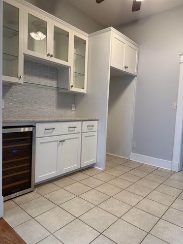 1200 N Polk Street, Little Rock, AR 72205