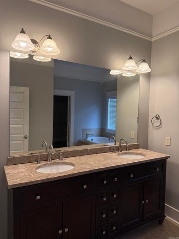 1200 N Polk Street, Little Rock, AR 72205