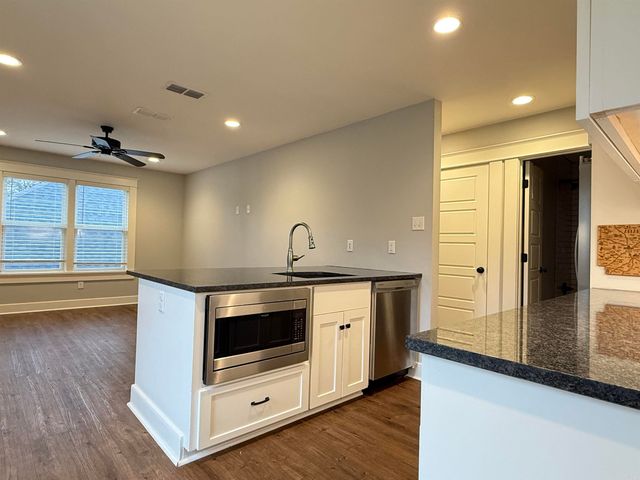 1200 N Polk Street, Little Rock, AR 72205