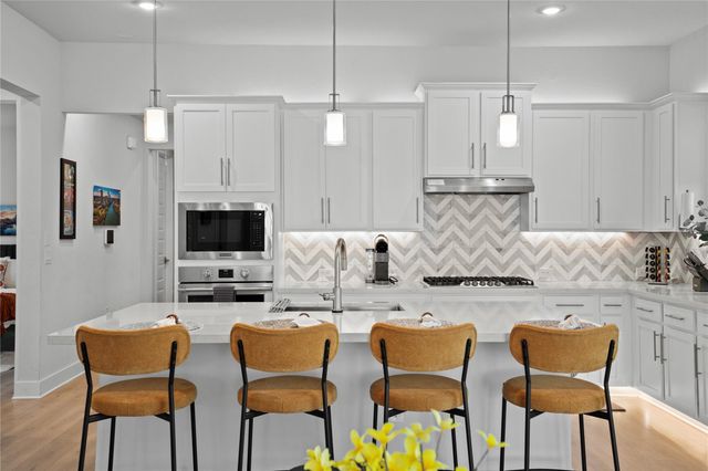 7700 Ella Lee LN, Austin, TX 78744