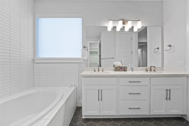 7700 Ella Lee LN, Austin, TX 78744