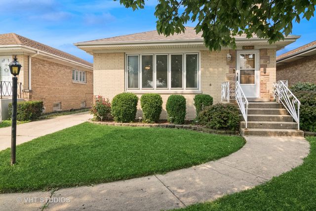 4852 N Greenwood Avenue, Norridge, IL 60706