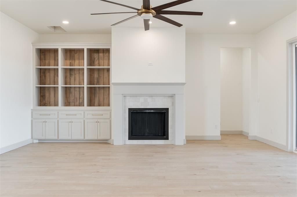 Image 11 of property listing at 2439 Friend Circle, Chickasha, OK 73018