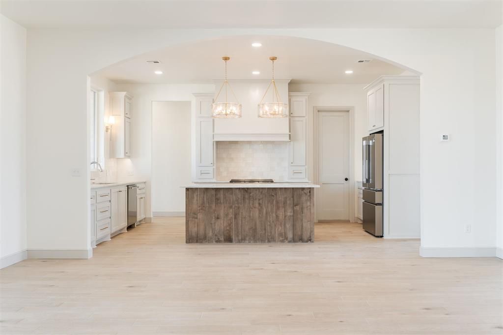 Image 13 of property listing at 2439 Friend Circle, Chickasha, OK 73018
