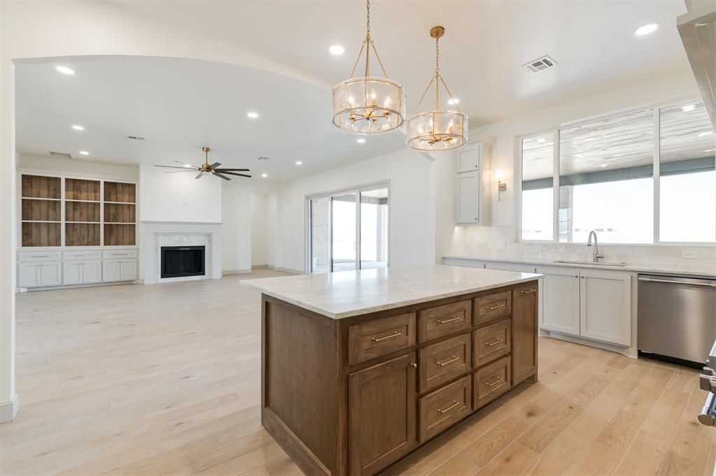 Image 15 of property listing at 2439 Friend Circle, Chickasha, OK 73018