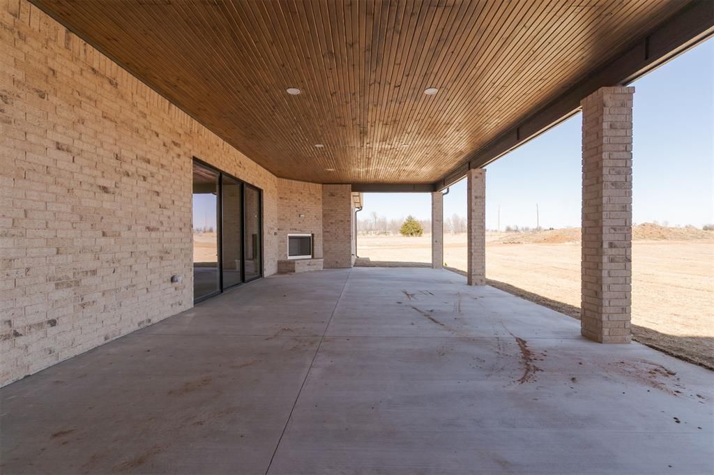 Image 34 of property listing at 2439 Friend Circle, Chickasha, OK 73018