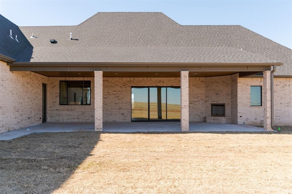 Image 35 of property listing at 2439 Friend Circle, Chickasha, OK 73018