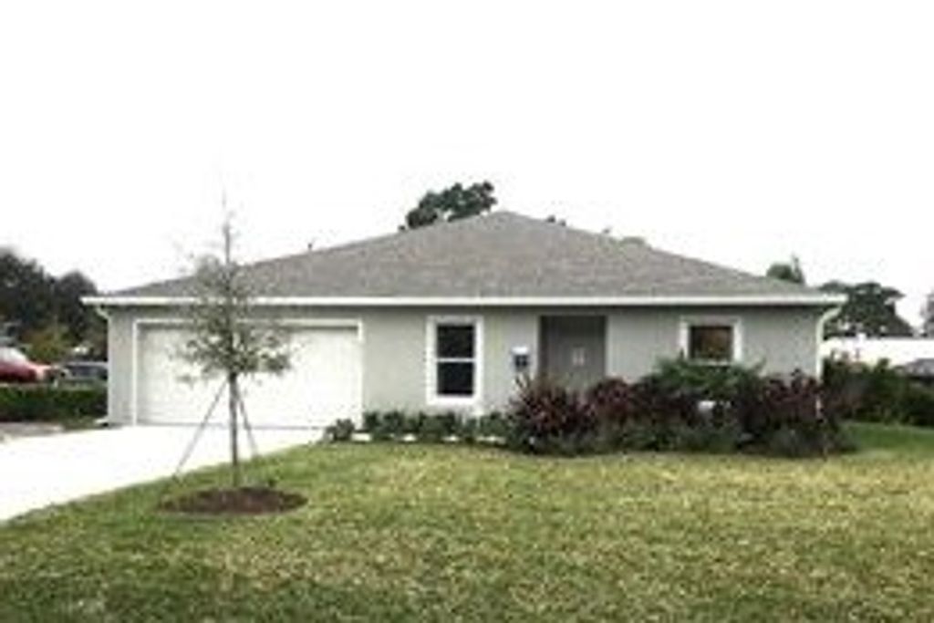 952 Roseland Street, Sebastian, FL 32958