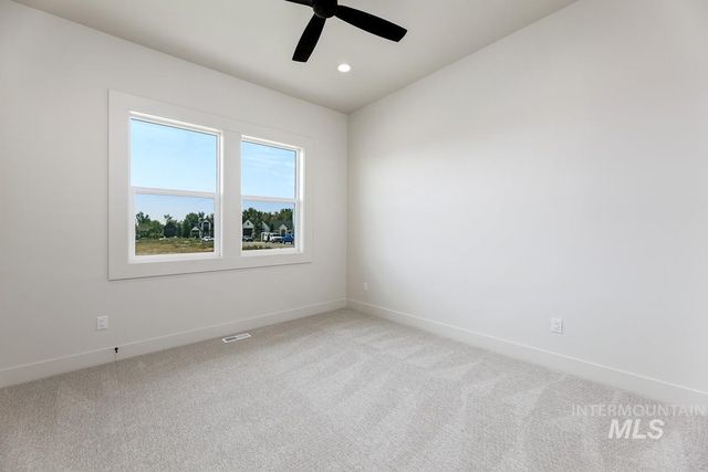 545 Midpoint Ave, Middleton, ID 83644