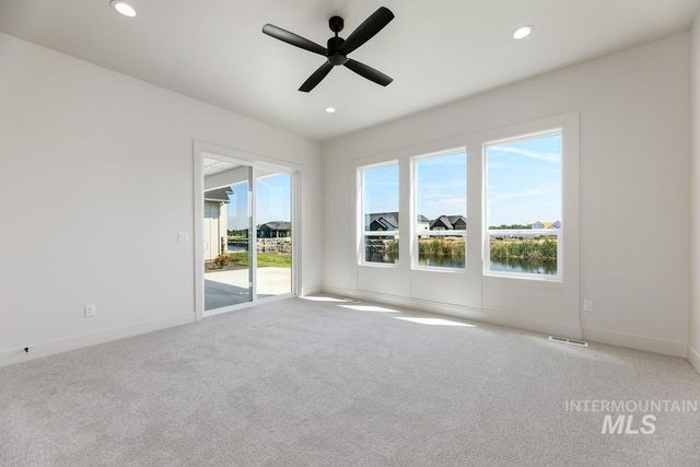 545 Midpoint Ave, Middleton, ID 83644